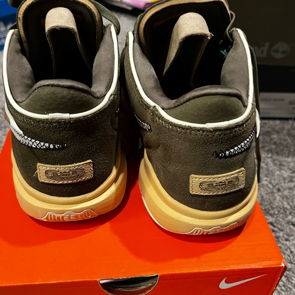 LeBron XX - Picture 5 of 7